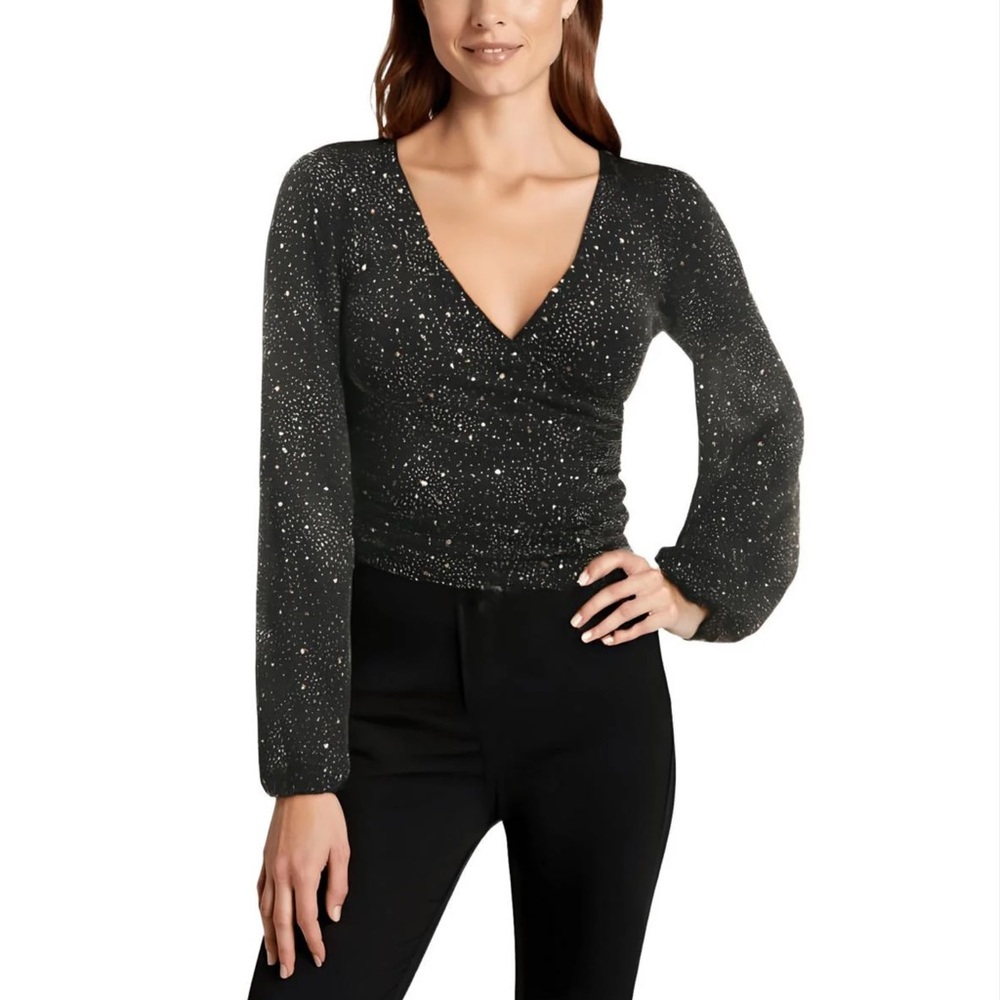 ALEX & SOPHIA
BEE DARLIN METALLIC NYLON WRAP TOP
New Lg